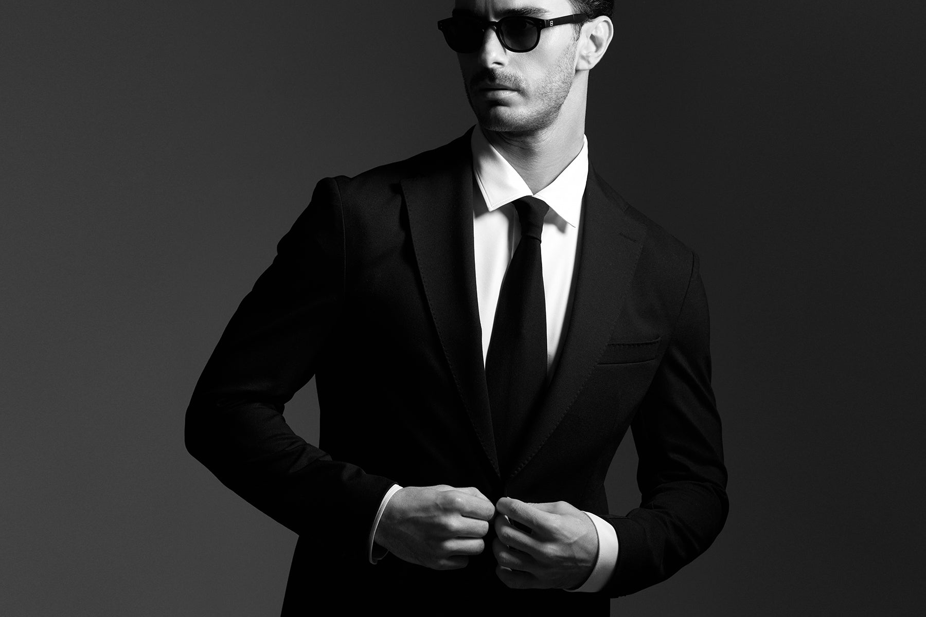 Editorial 001: The Suit is Back